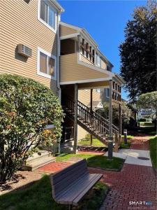 135 Flax Hill Road #10, Norwalk, Connecticut 06854, États-Unis