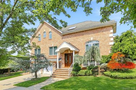 5315 Overbrook Street, Douglaston, New York 11362, USA
