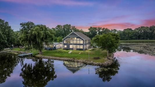 6392 Lakeshore Road, Winneconne, Wisconsin 54986, USA
