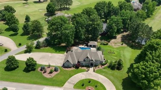870 Cherry Springs Drive, Tahlequah, Oklahoma 74464, USA