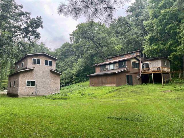 16309 Castle Springs Road, Gays Mills, Wisconsin 54631, États-Unis