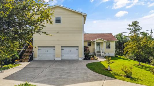 2064 Kerr Rd, Sevierville, Tennessee 37876, USA