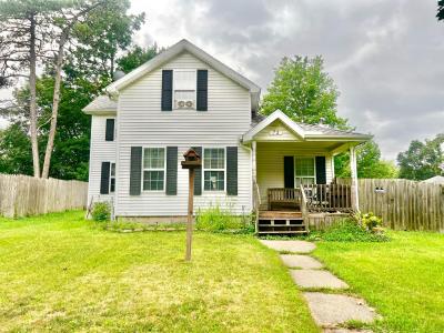 72 Budlong Street, Hillsdale, Michigan 49242, USA
