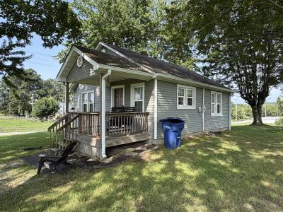 5783 US HW 421, McKee, Kentucky 40447, USA