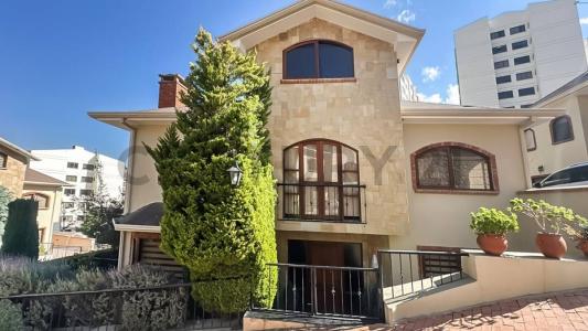 AVENIDA CLAVELES, CONDOMINIO SIERRA MADRE , Achumani, La Paz 00000, Bolivia