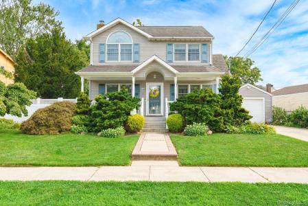 219 Leonard Street, North Bellmore, New York 11710, USA