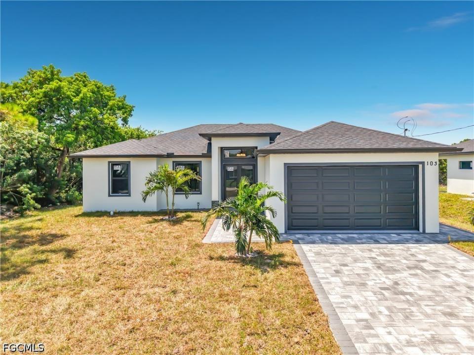 103 Ruby Avenue N, Lehigh Acres, Florida 33971, Stati Uniti