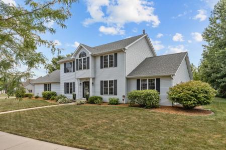 3023 E Greenleaf Drive, Appleton, Wisconsin 54913, USA