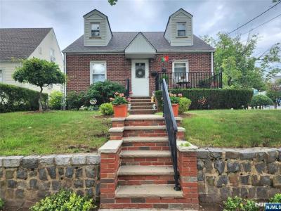 499 Jauncey Avenue, Lyndhurst, New Jersey 07071, États-Unis