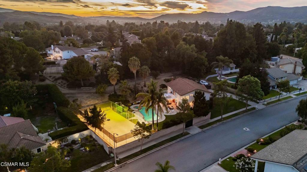 652 Stonebrook Street, Simi Valley, Kaliforniya 93065, Amerika Birleşik Devletleri