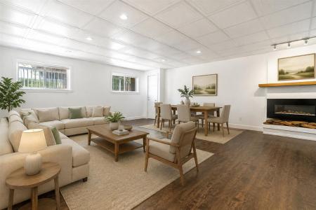 5580  Rue Aline, Brossard, Quebec H4Z 1P8, Kanada