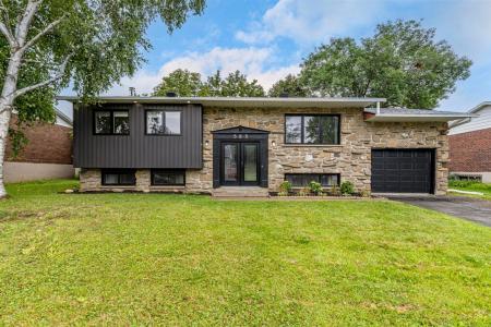 585  Rue Clément, Montréal (L'Île-Bizard/Sainte-Geneviève), Quebec H9C 1X4, Canada