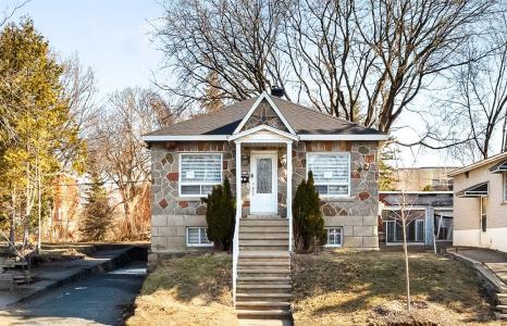 10605  Av. Papineau, Montréal (Ahuntsic-Cartierville), Квебек H2B 2A7, Канада