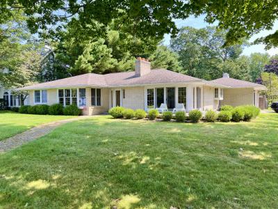 3007 Lakeshore Drive, Fennville, Michigan 49408, USA