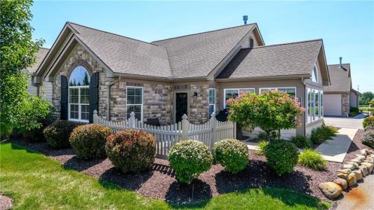 1942 Woods Dr, Streetsboro, Ohio 44241, USA
