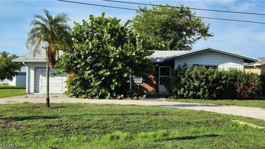 5201 Glade Court NE, Cape Coral, Florida 33904, USA