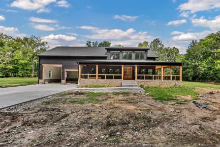 1046 Indian Creek Rd, Cumberland Furnace, Tennessee 37051, USA