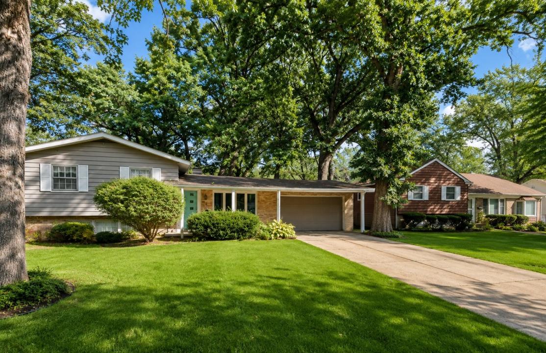 49 Briarcliff Road, Montgomery, Illinois 60538