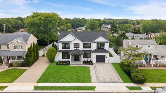 1301 Lakeside Drive, Wantagh, New York 11793, USA