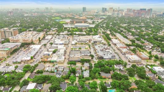 6130 Kirby, Houston, Texas 77005, USA
