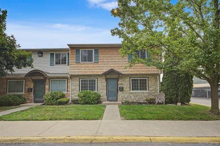 16535 Terrace Village Drive, Taylor, Michigan 48180, Stati Uniti