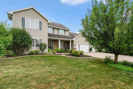 W6571 Austin Drive, Appleton, Wisconsin 54915-4852, USA