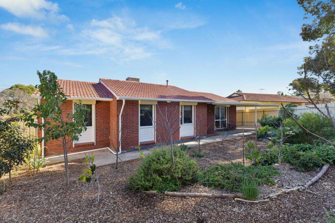 4 Arnhem Crescent, Hackham West, SA 5163, Australia