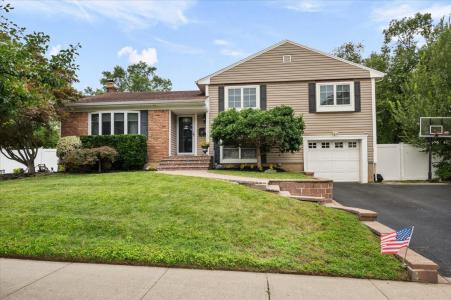 15 Eleanor Road, Plainview, New York 11803, USA