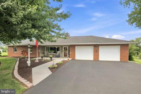 215 Wynwood Dr, Willow Street, Pennsylvania 17584, USA
