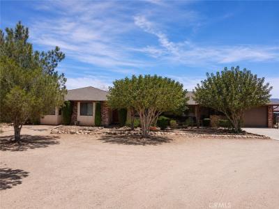 10839 11th, Hesperia, California 92345, USA