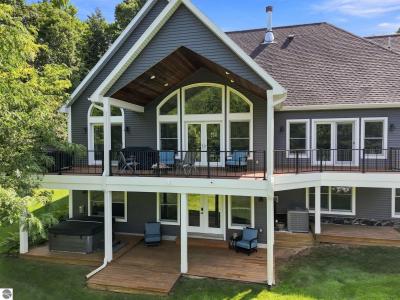 7255 Russ Noble Drive, Traverse City, Michigan 49685, USA