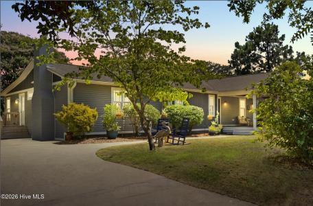 334 NE 59th Street, Oak Island, North Carolina 28465, USA