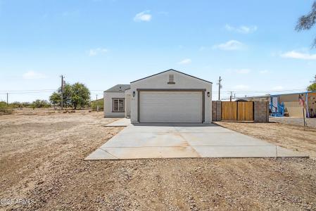 3235 W VAQUERO Drive, Eloy, Arizona 85131, USA