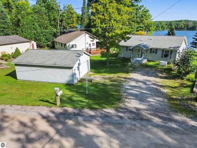 4422 S Sunset Drive, Glennie, Michigan 48737, USA