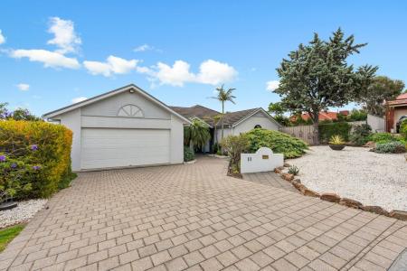 11 Lapwing Street, Hallett Cove, SA 5158, Australia