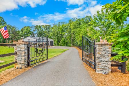 1325 William Fowler Road, King, North Carolina 27021, USA