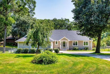 6943 NW Trail Ridge Drive, Johnston, Iowa 50131, USA