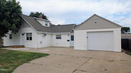 110 9th Avenue, Mandan, 北达科他州 58554, 美国