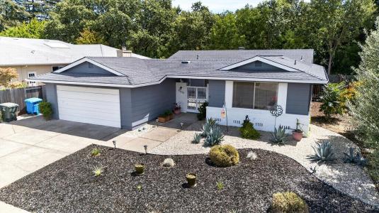 8830 Oak Trail Dr, Santa Rosa, California 95409, USA