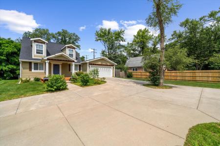 1 Maple Village Court, Ann Arbor, Michigan 48103, USA