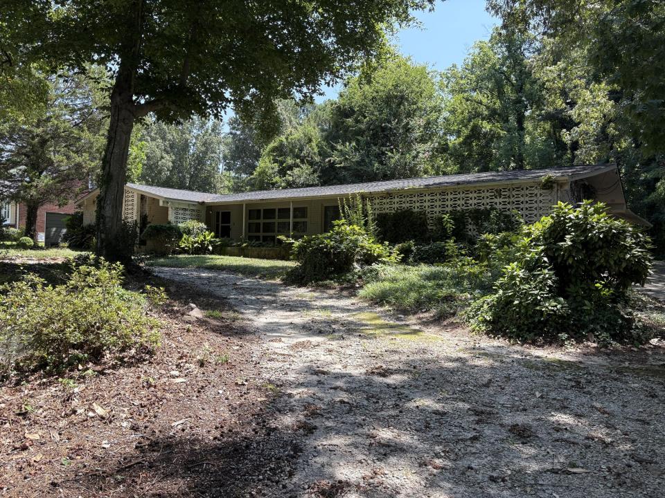 106 Sheffield Road, Greenwood, South Carolina 29646, USA