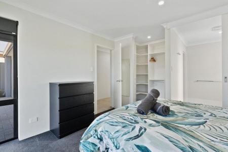 15 Sandcastle Street, Yanchep, WA 6035, Australia