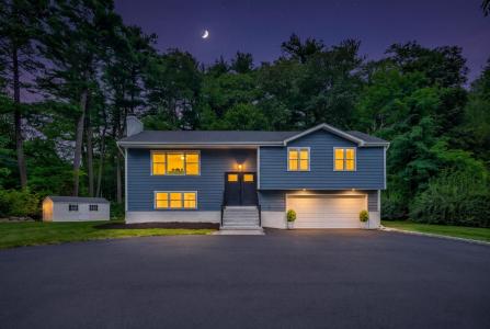 8 Willowdale Drive, Lynnfield, Massachusetts 01940, USA