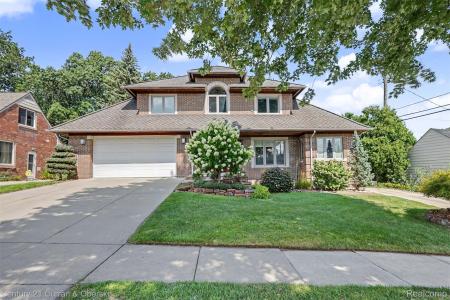 22628 N Nash Street, Dearborn, Michigan 48124, USA