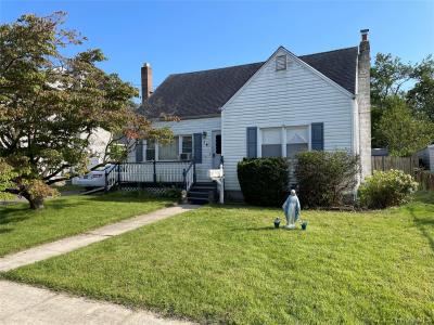 16 Heathcote Road, Lindenhurst, New York 11757, USA
