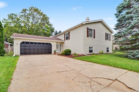 3707 Oak Grove, Valparaiso, Indiana 46383, USA