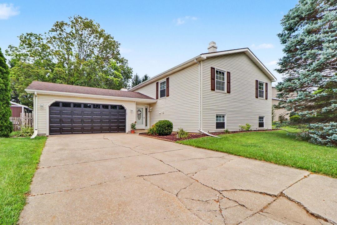 3707 Oak Grove, Valparaiso, Indiana 46383, Stati Uniti