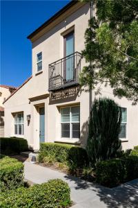 21716 Propello, Saugus, California 91350, USA