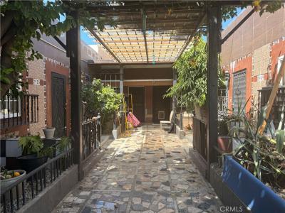 2949 S Harcourt, Los Angeles, California 90016, USA