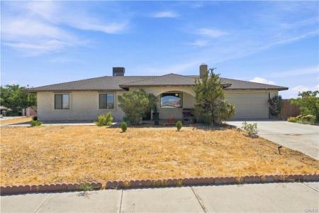 16226 Brookfield, Victorville, California 92394, USA